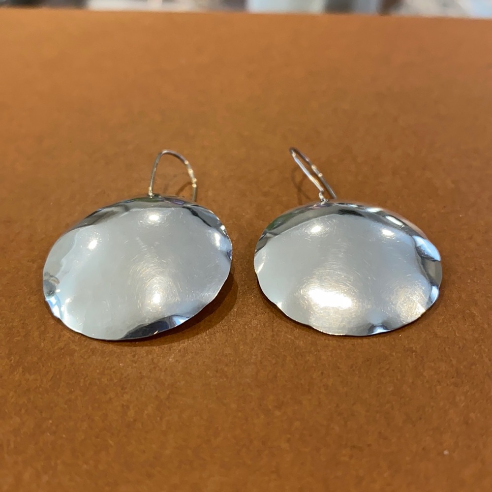 Round silver earrings